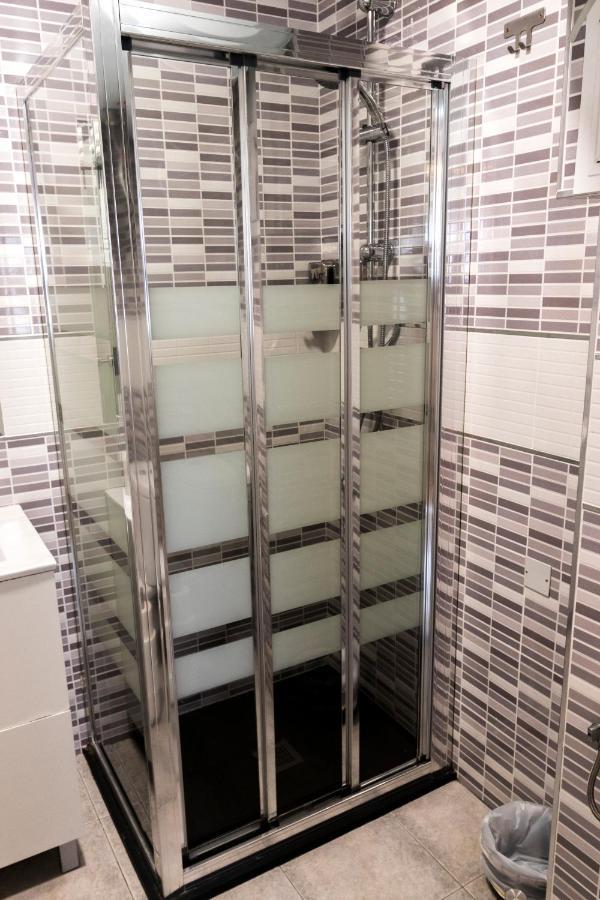 R&m C/sierpes 46 Appartement